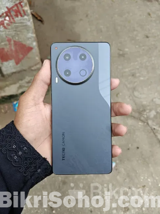 Tecno camon 30